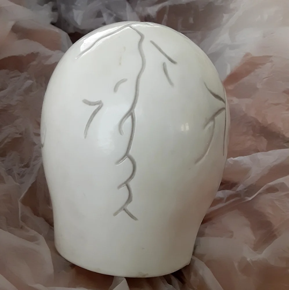 HALLOWEEN BATTERY Operated Blink Lighted Skull Ivory
